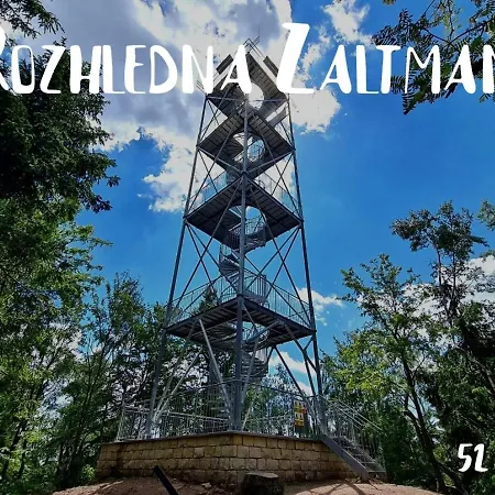 Homestay Pod Neznym Obrem Hostinne (Hradec Kralove)